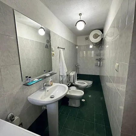 Geri * Гирокастра